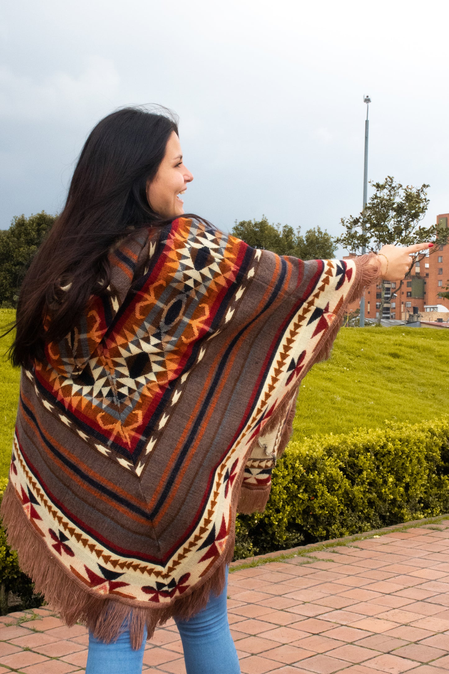 Leon wool Poncho