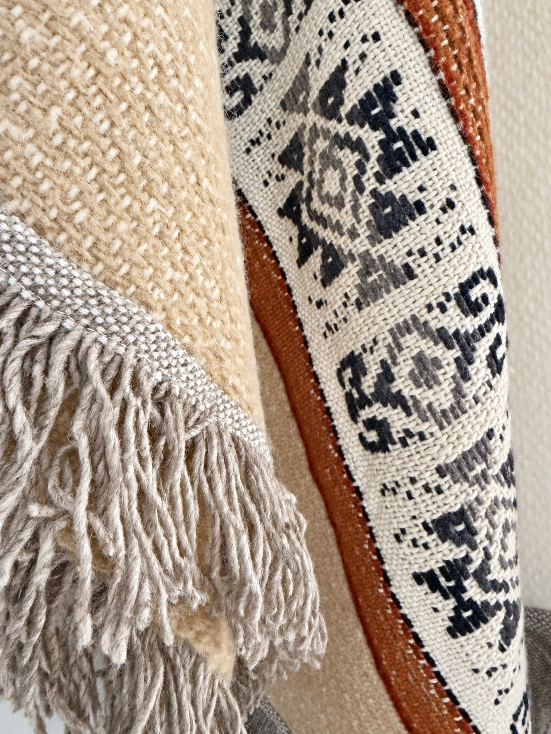 Isabela Poncho — Cream