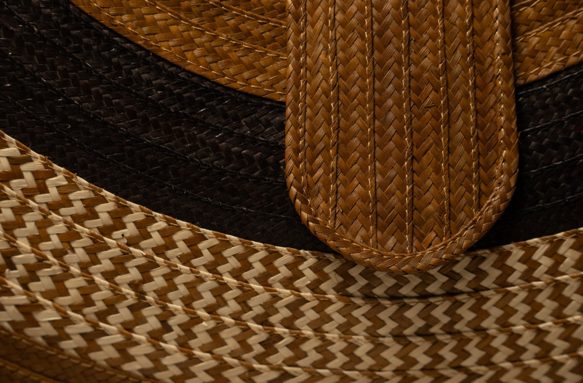 Artisan-crafted palm bag with timeless appeal