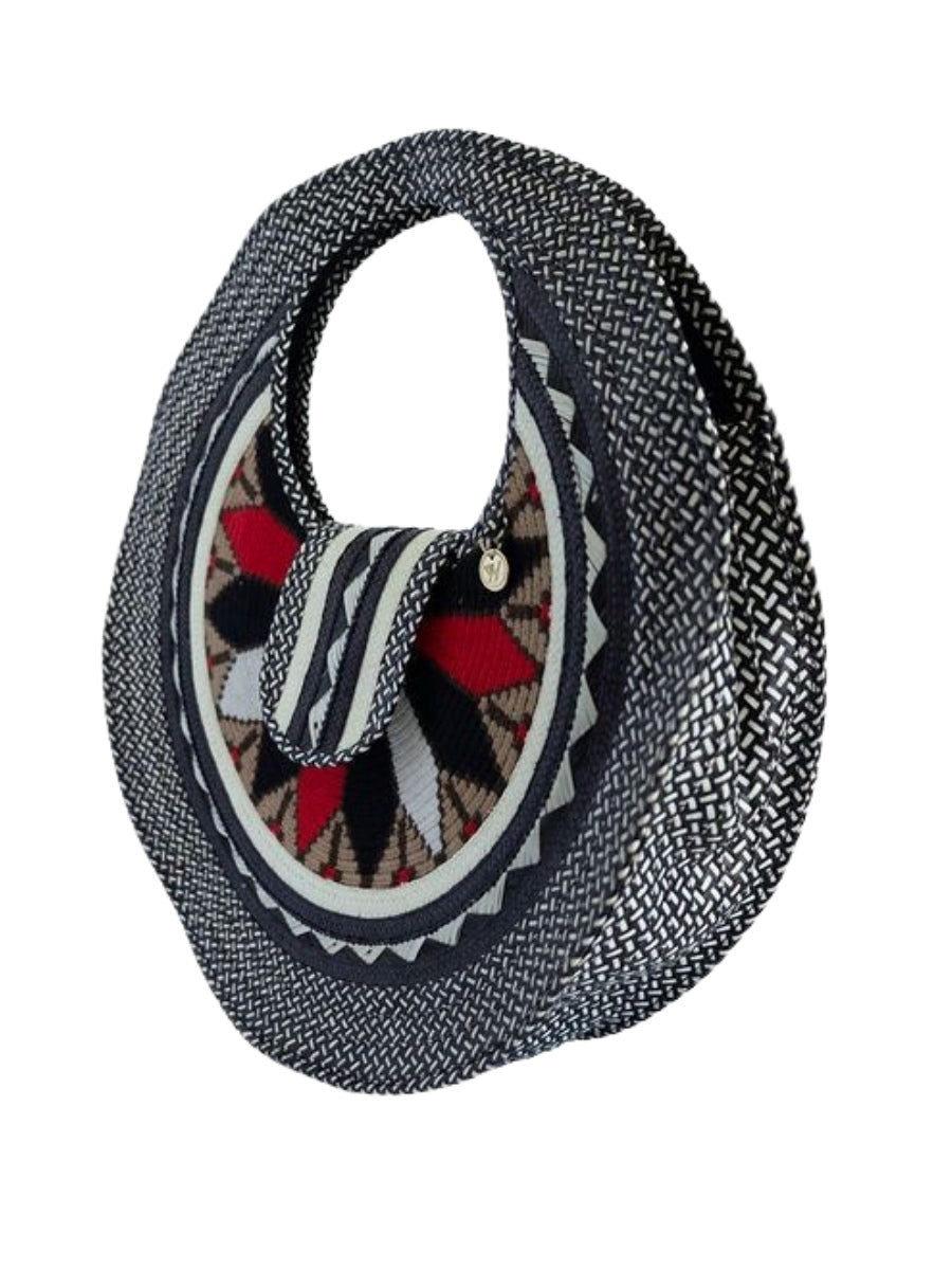 Palm bag with detailed woven texture