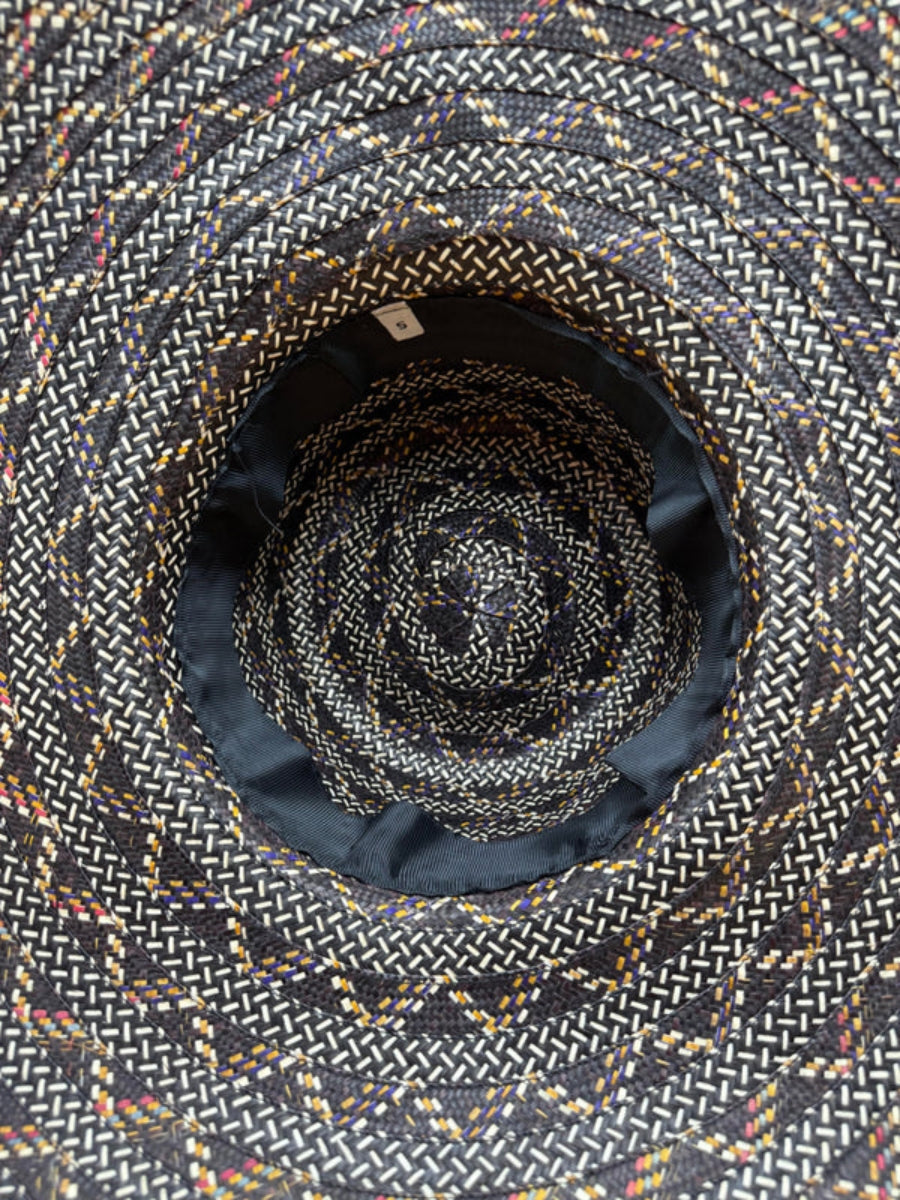 Womens sun hat with breathable woven style