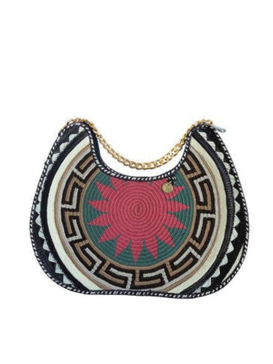 Palm bag with traditional woven craftsmanship