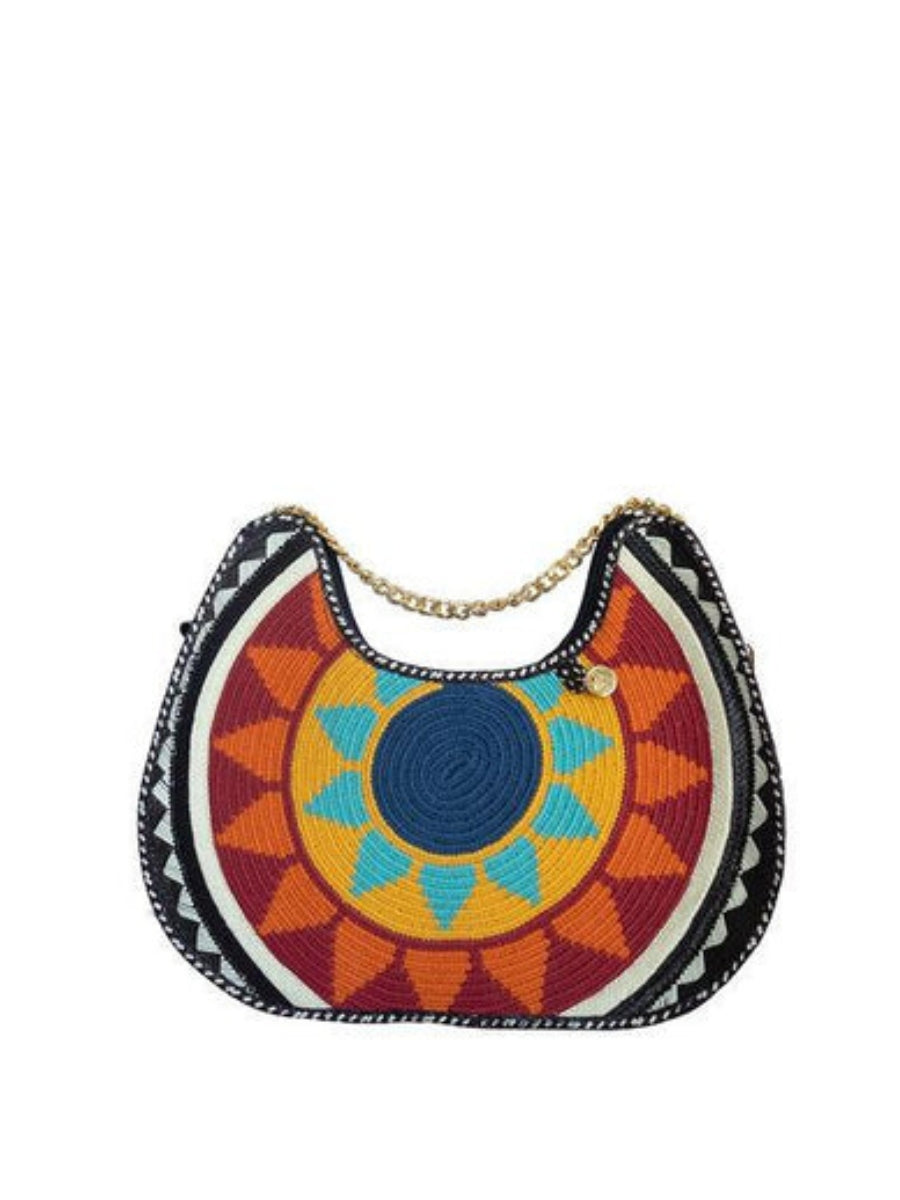 Palm bag inspired by Colombian artisan crafts