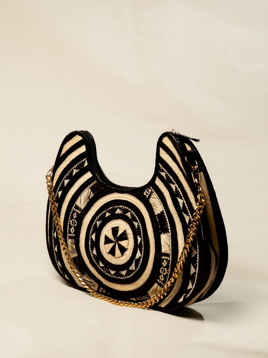 Sustainable handwoven palm bag crafted by Colombian artisans