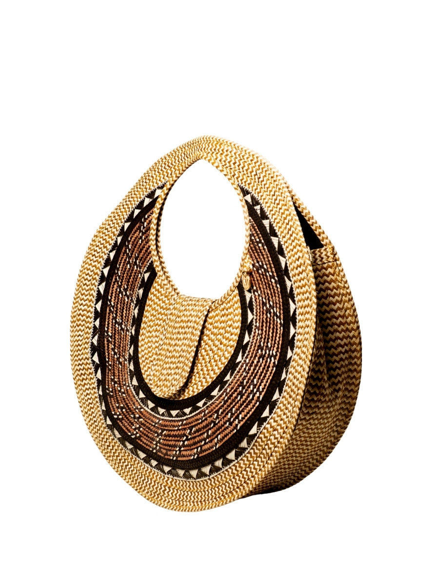 Palm bag with detailed woven texture