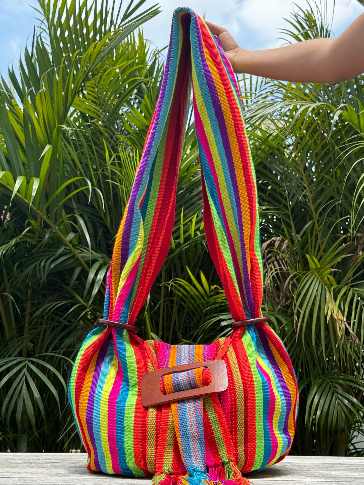 Shoulder bags for women with artisan craftsmanship