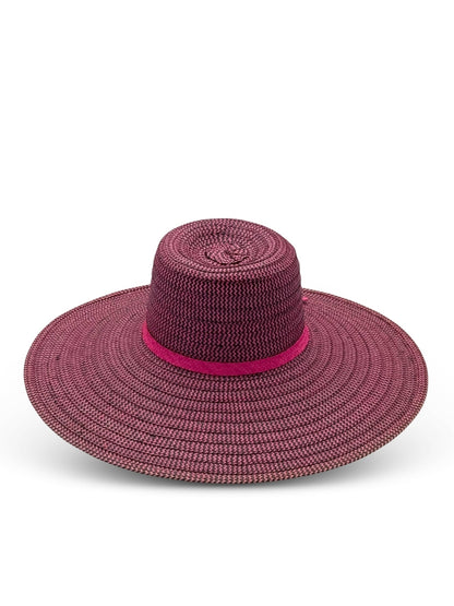 Foldable beach hat made by Colombian artisans